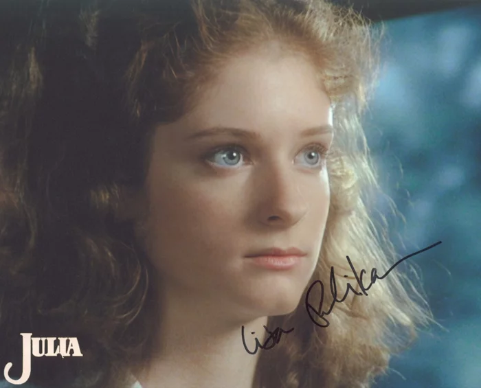 Lisa Pelikan autograph