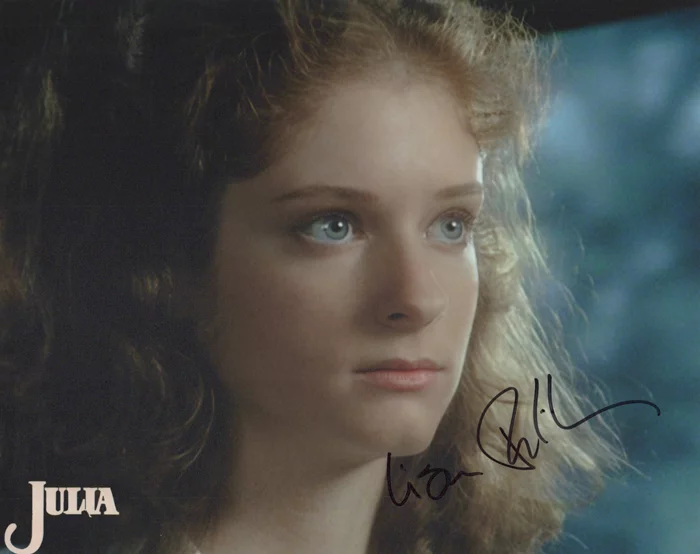 Lisa Pelikan autograph
