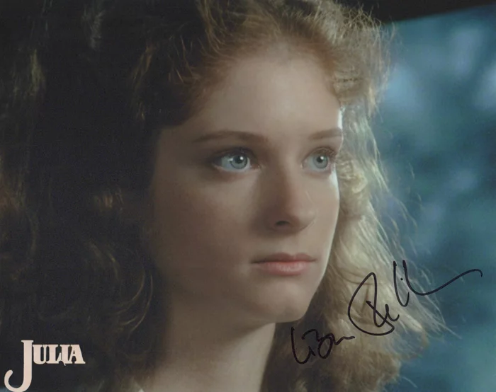 Lisa Pelikan autograph