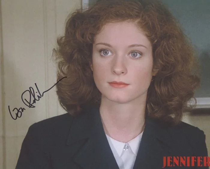 Lisa Pelikan autograph