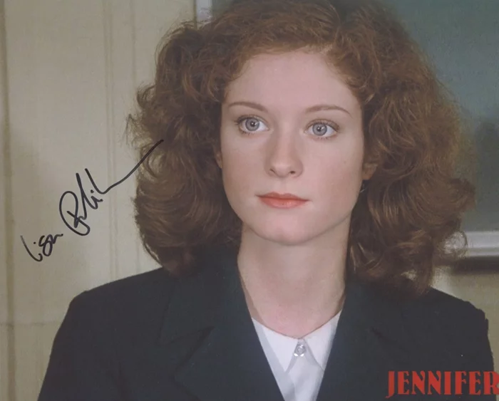 Lisa Pelikan autograph