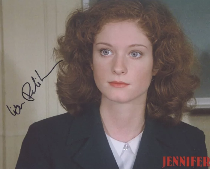Lisa Pelikan autograph
