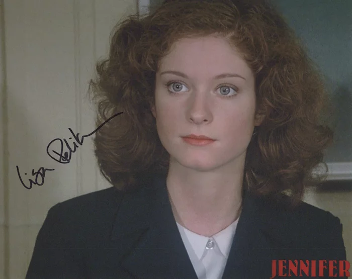 Lisa Pelikan autograph