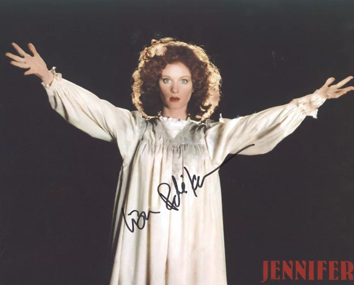 Lisa Pelikan autograph