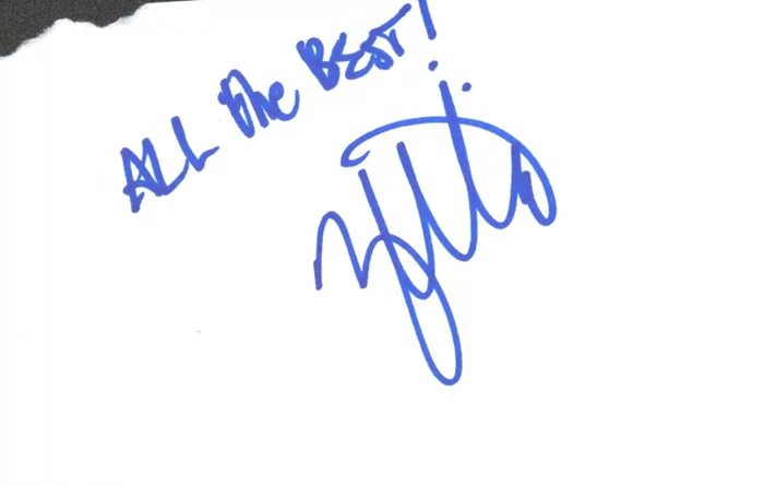 Zachary Quinto autograph
