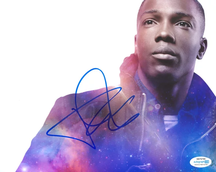 Tosin Cole autograph