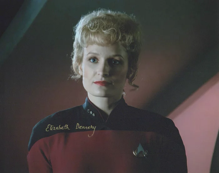 Elizabeth Dennehy autograph