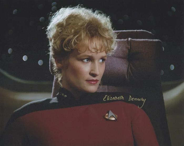 Elizabeth Dennehy autograph