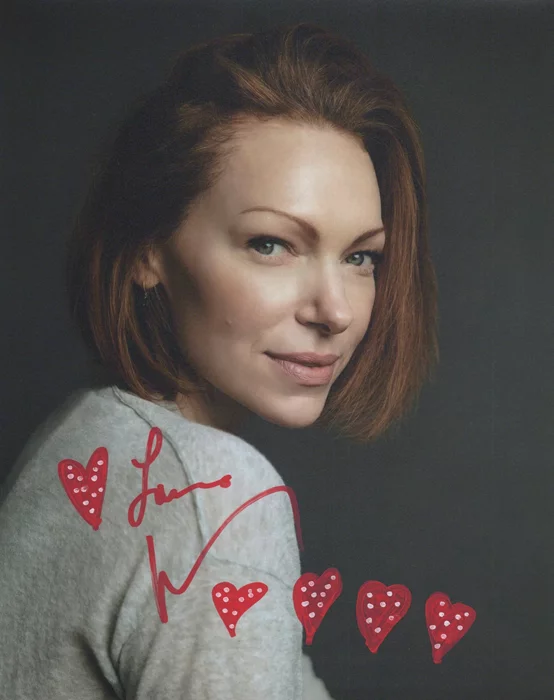 Laura Prepon autograph
