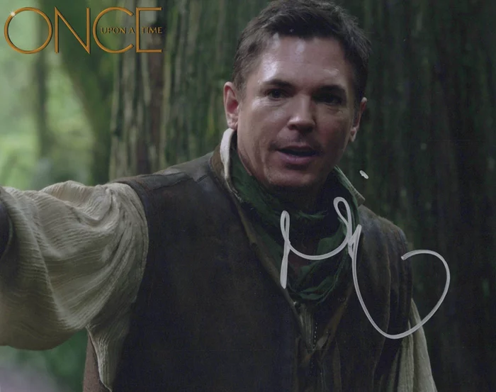 Nicholas Lea autograph