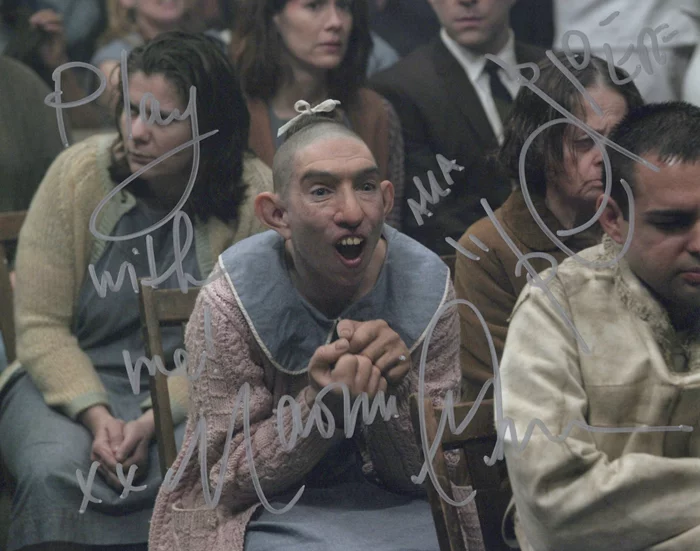 Naomi Grossman autograph