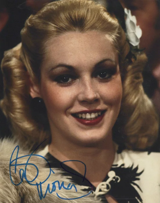Cathy Moriarty autograph
