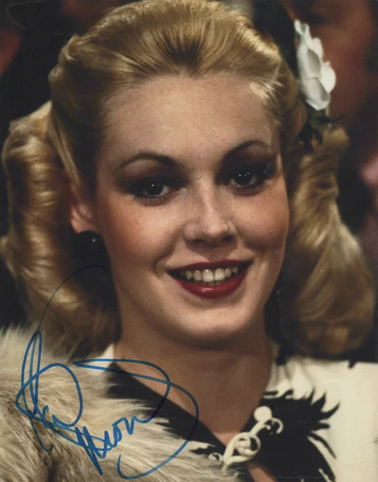 Cathy Moriarty autograph