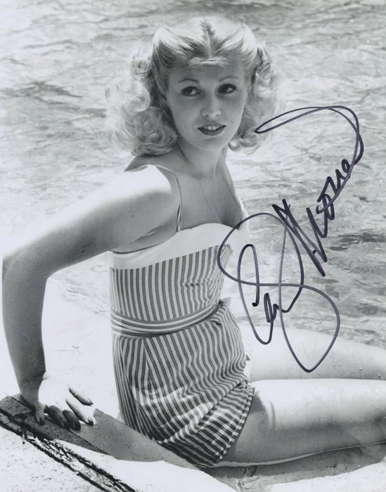 Cathy Moriarty autograph