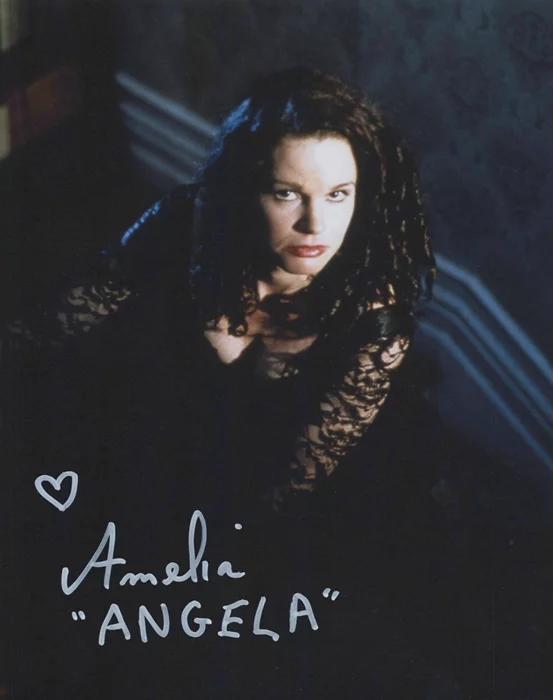 Amelia Kinkade autograph