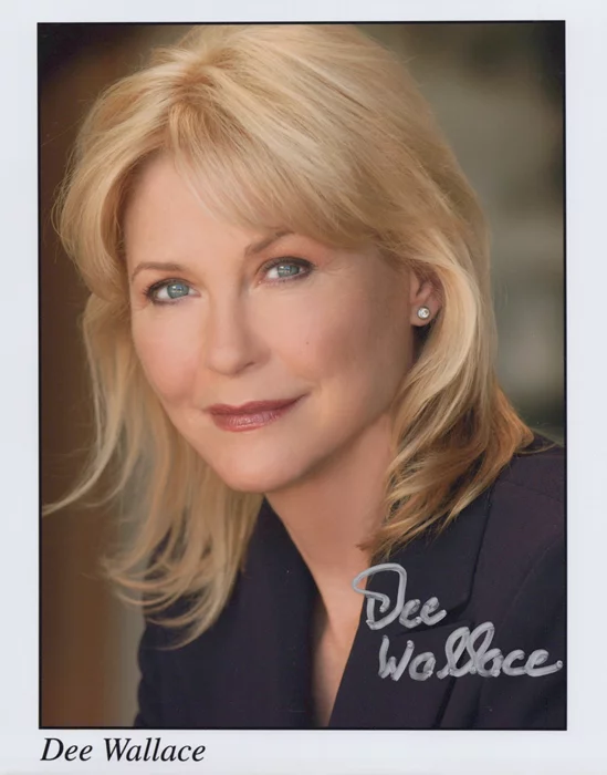 Dee Wallace autograph