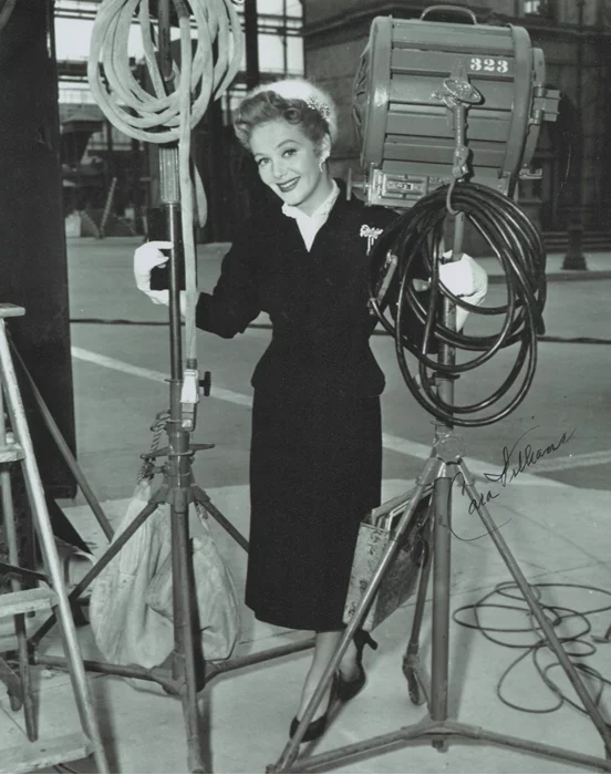 Cara Williams autograph