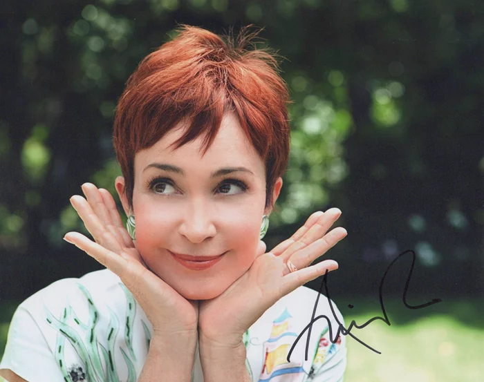 Annie Potts autograph