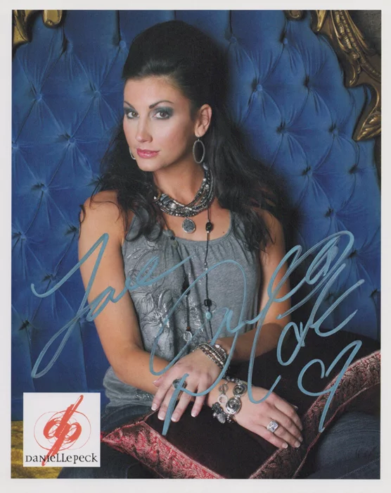 Danielle Peck autograph