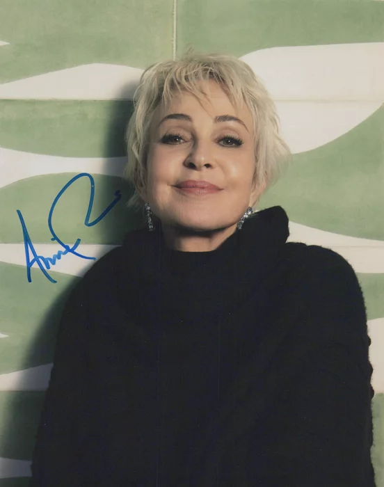Annie Potts autograph