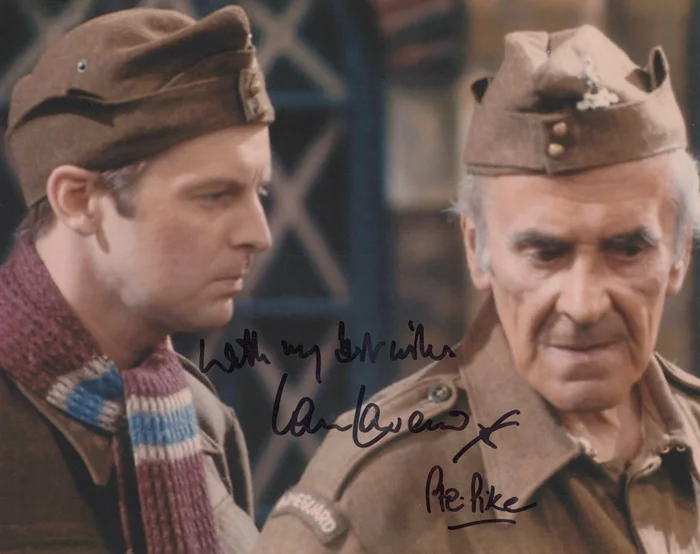 Ian Lavender autograph