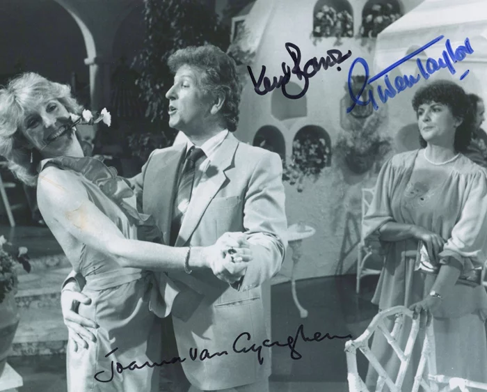 Duty Free autograph