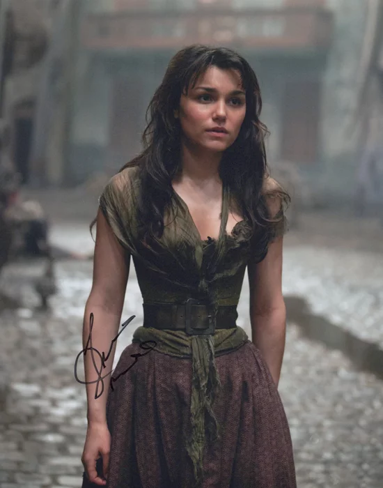 Samantha Barks autograph