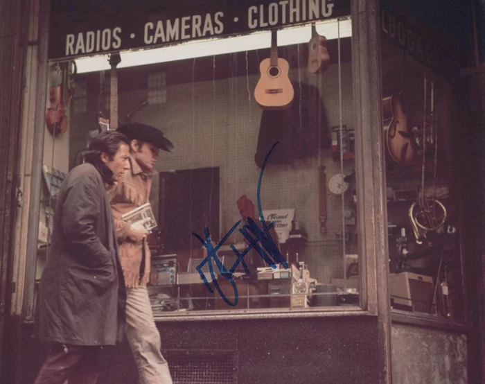 Dustin Hoffman autograph