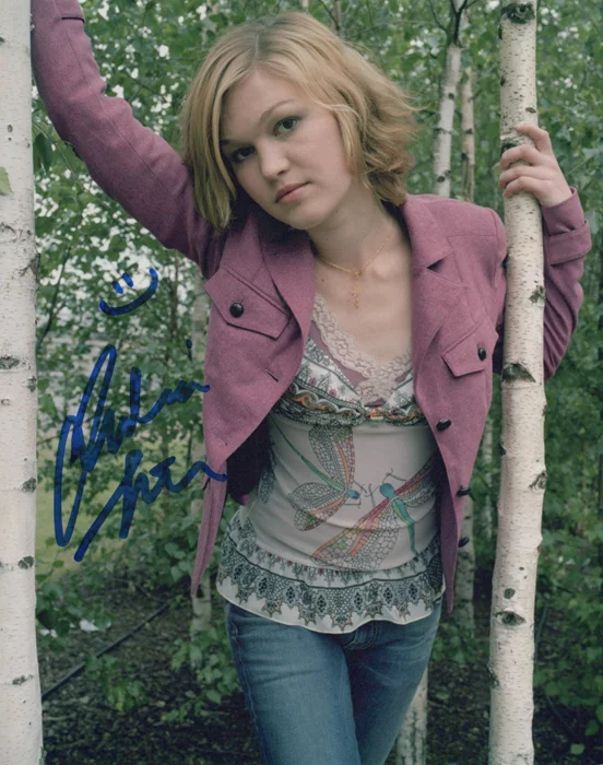 Julia Stiles autograph