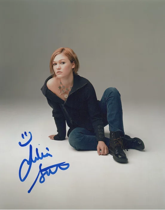 Julia Stiles autograph