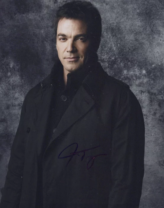 Jon Tenney autograph