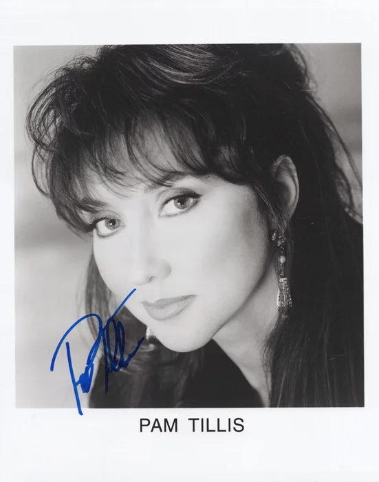 Pam Tillis autograph