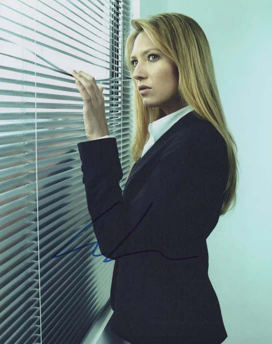 Anna Torv autograph