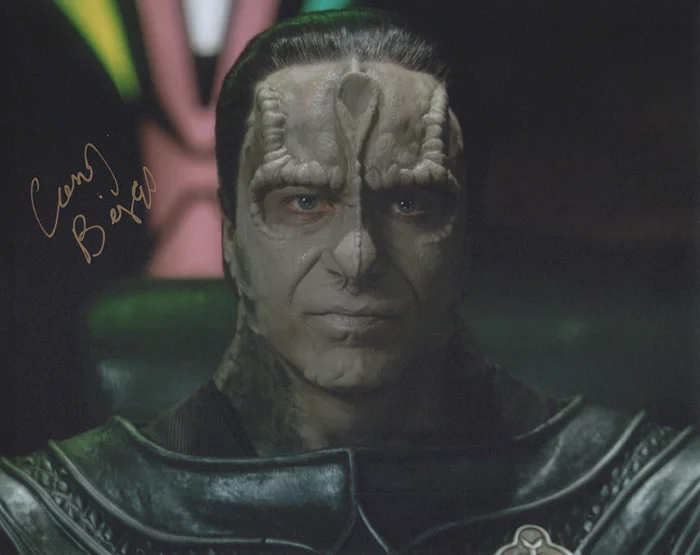 Casey Biggs autograph