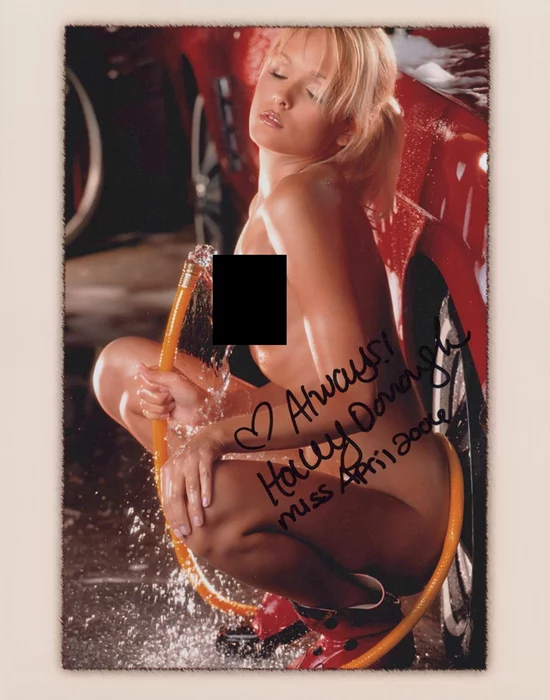 Holley Dorrough autograph