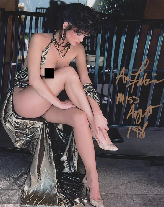 Ava Fabian autograph