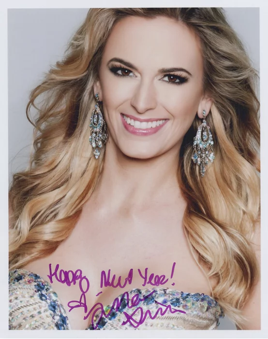Jena Sims autograph