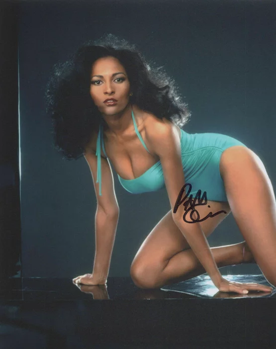 Pam Grier autograph