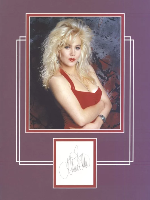 Christina Applegate autograph