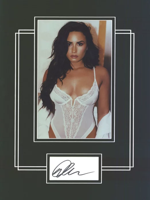 Demi Lovato autograph