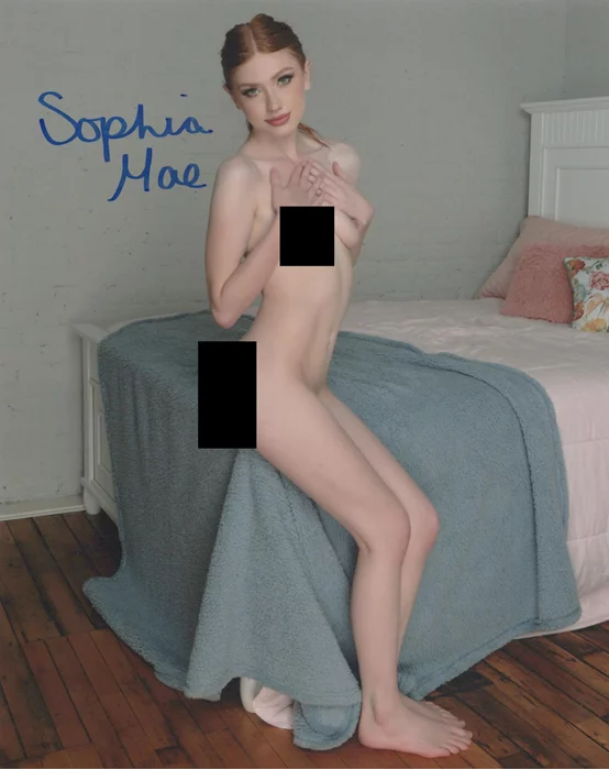 Sophia Mae autograph