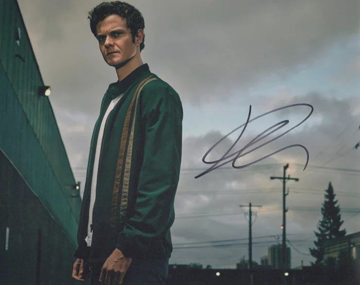 Jack Quaid autograph