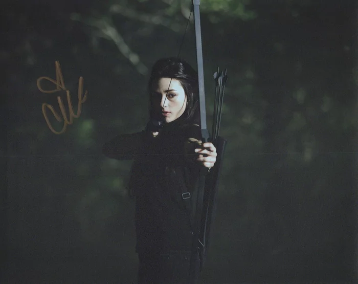 Crystal Reed autograph