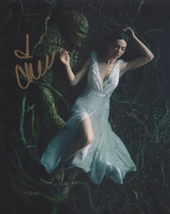 Crystal Reed autograph