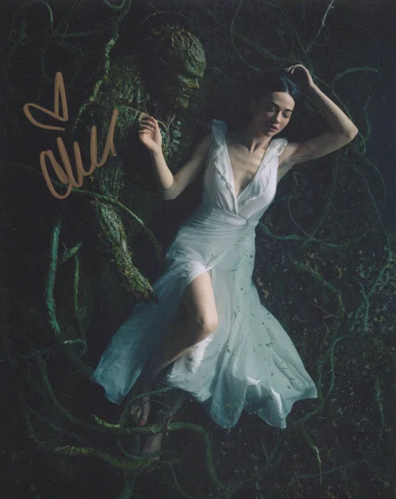 Crystal Reed autograph