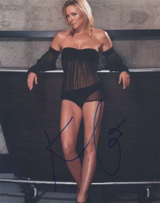 Kim Cattrall autograph