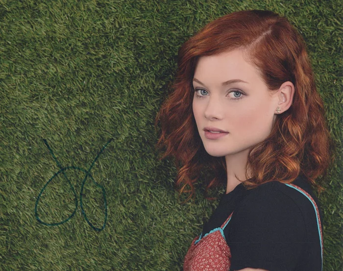 Jane Levy autograph