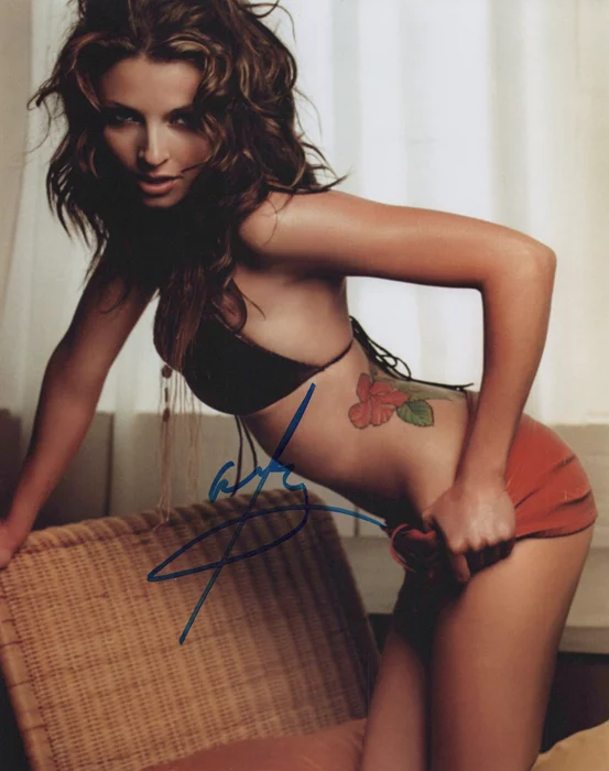 Rachel Perry autograph