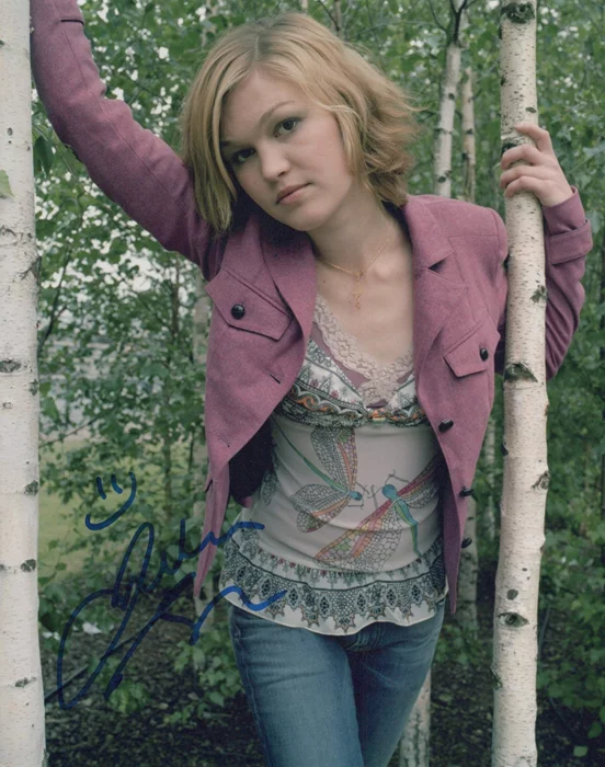Julia Stiles autograph