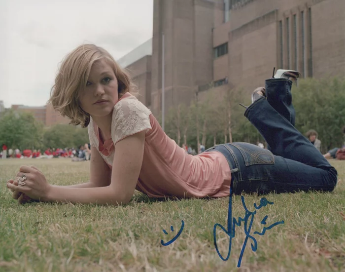 Julia Stiles autograph